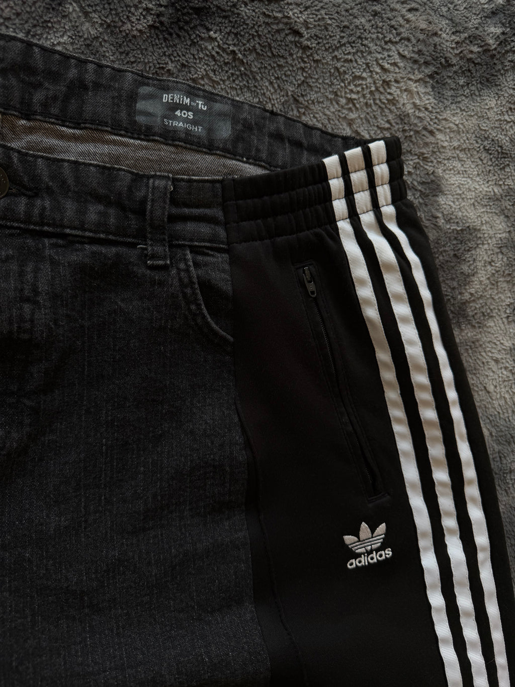 🩶 Custom Oversized Jeans with Cargo Pockets & Three Stripes – One of a Kind – Size XXL