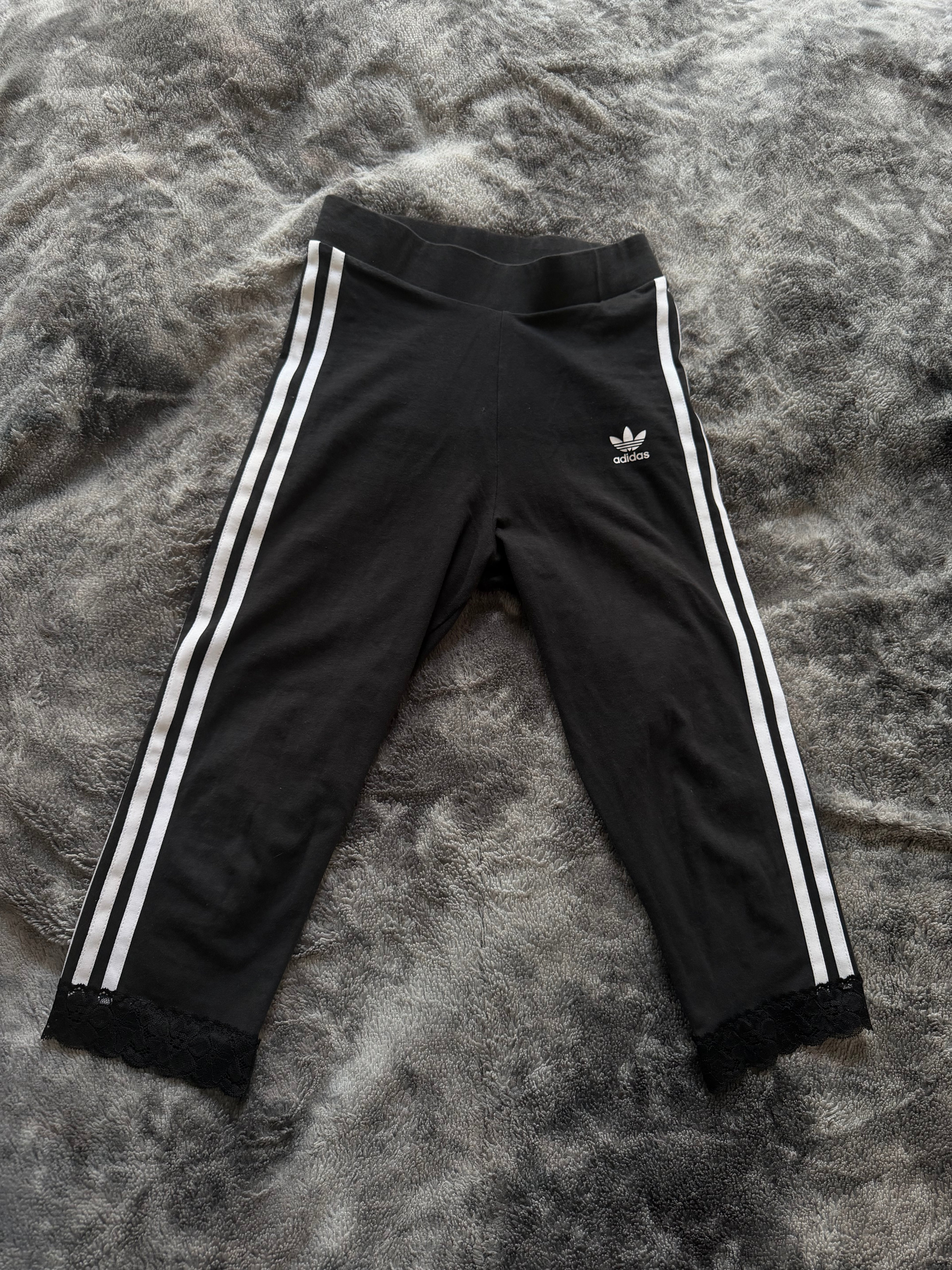 🖤 Custom Three-Stripe Capri Leggings with Lace Detail – One of a Kind – Size XS/S