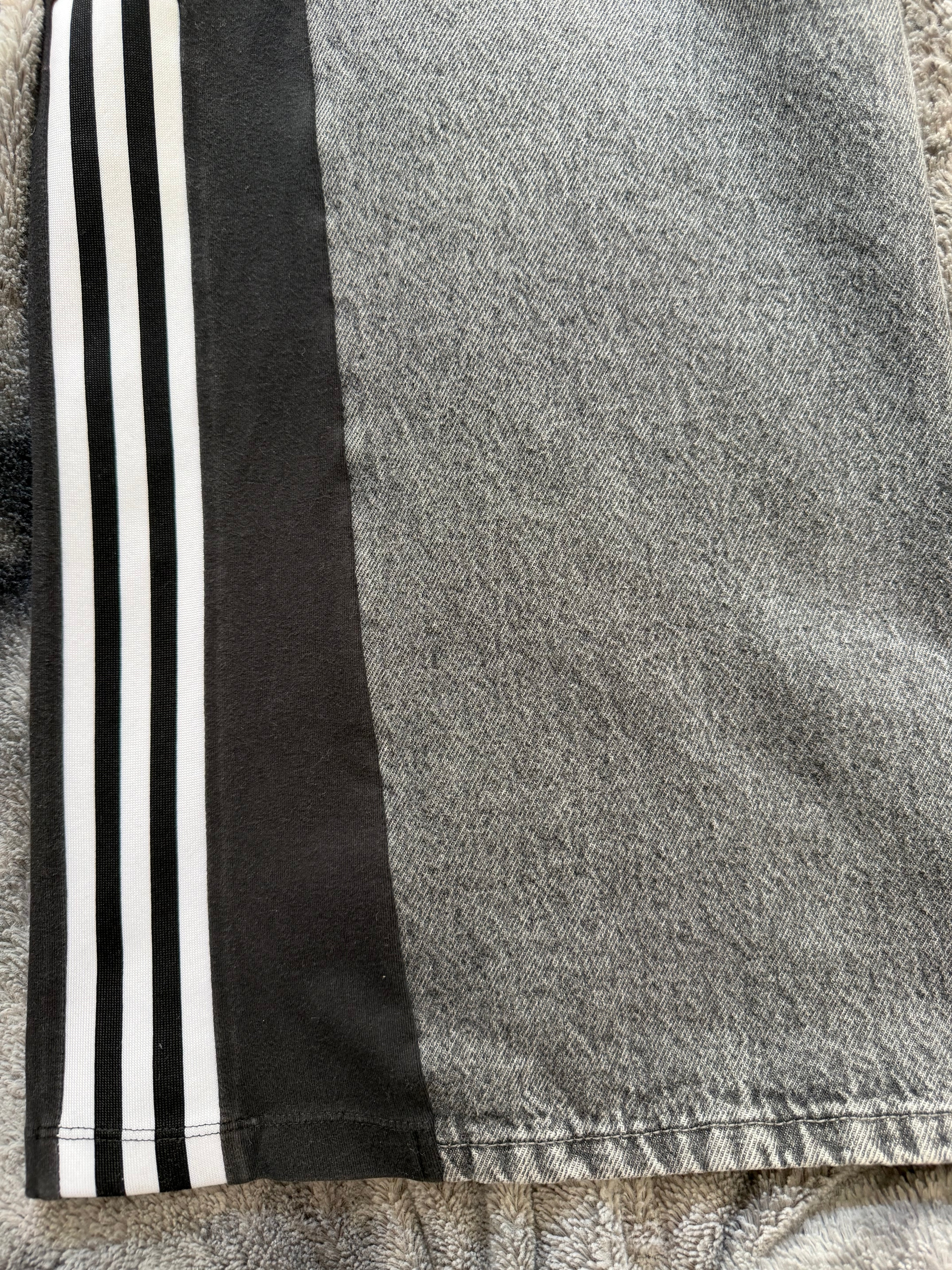 Custom Baggy Flared Jeans 3 Stripes – One of a Kind – Size S