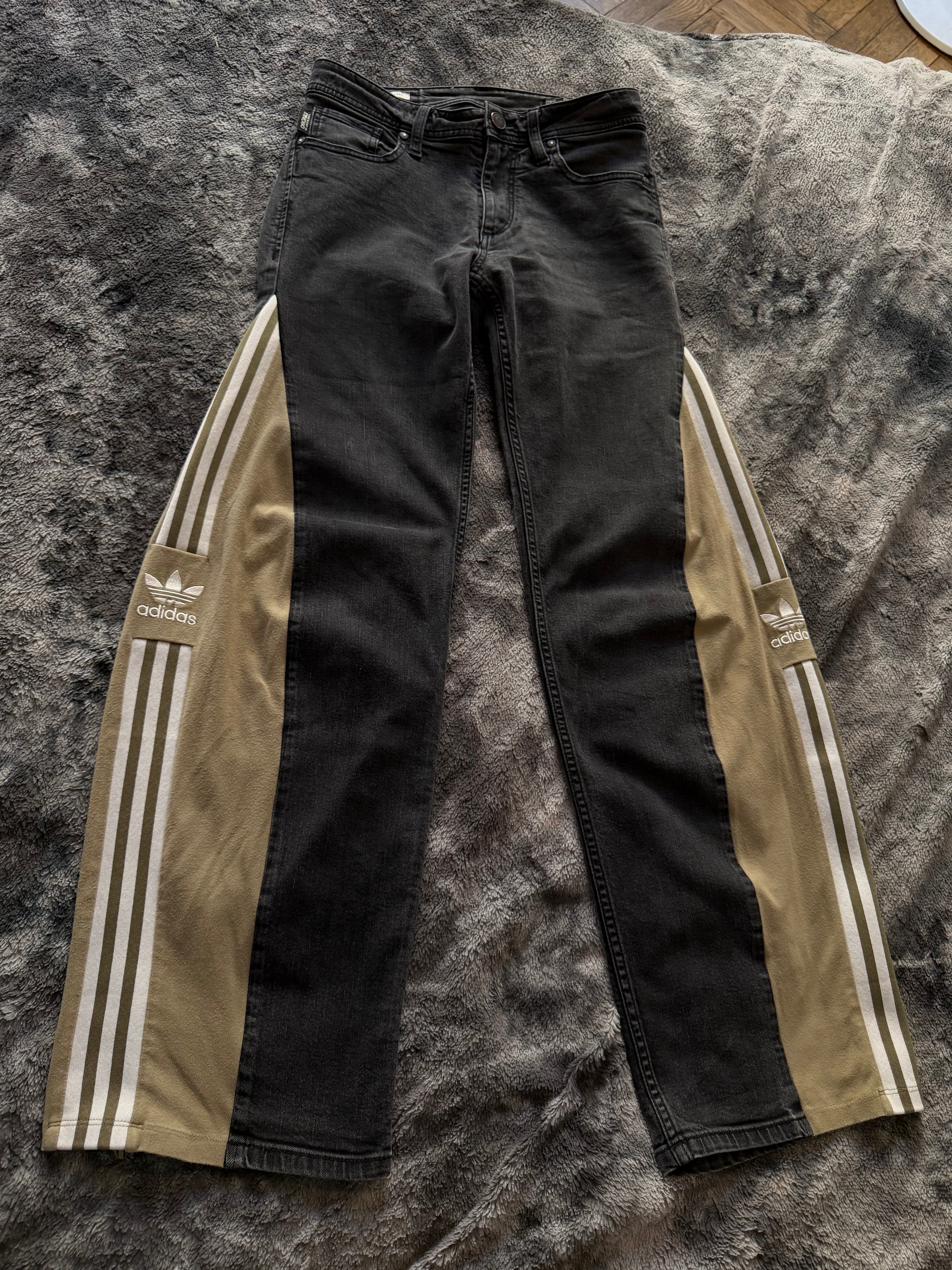 Dark Grey 3-Stripe Flared Track Pants – Green Stripes – Size S/M