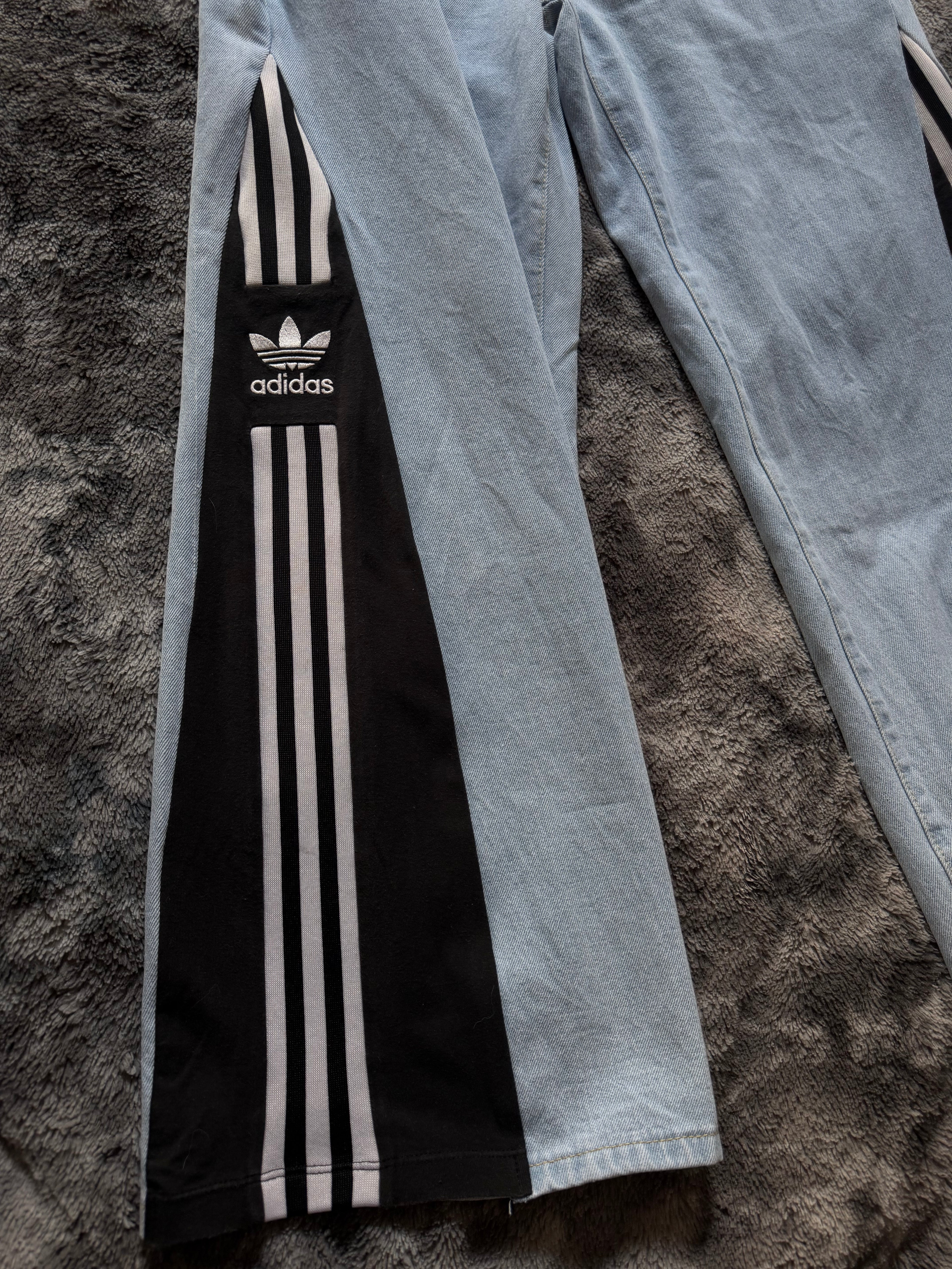 Custom Three-Stripes Jeans with Decorative Belt – One of a Kind – Size M/S