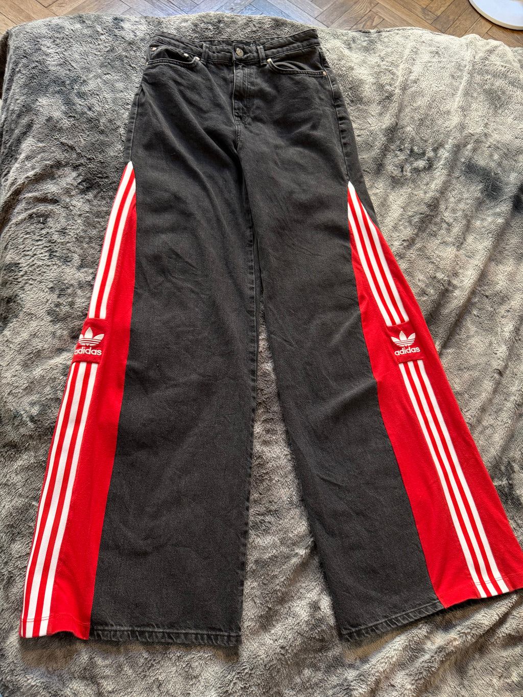 Black 3-Stripe Baggy Flared Pants – Red Stripes – Oversized – Size L