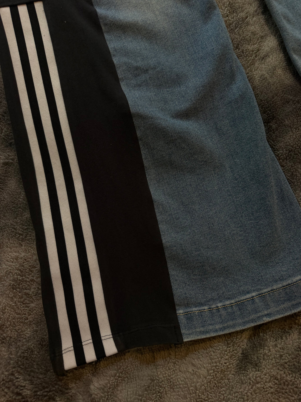 Push-Up Shaping Jeans – 3 Stripe Design – Size M/S
