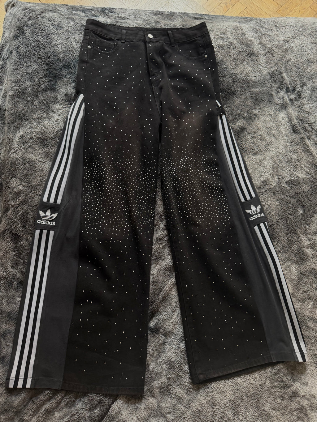 Black Rhinestone Triple Stripe Baggy Jeans – Wide Leg (L/M)