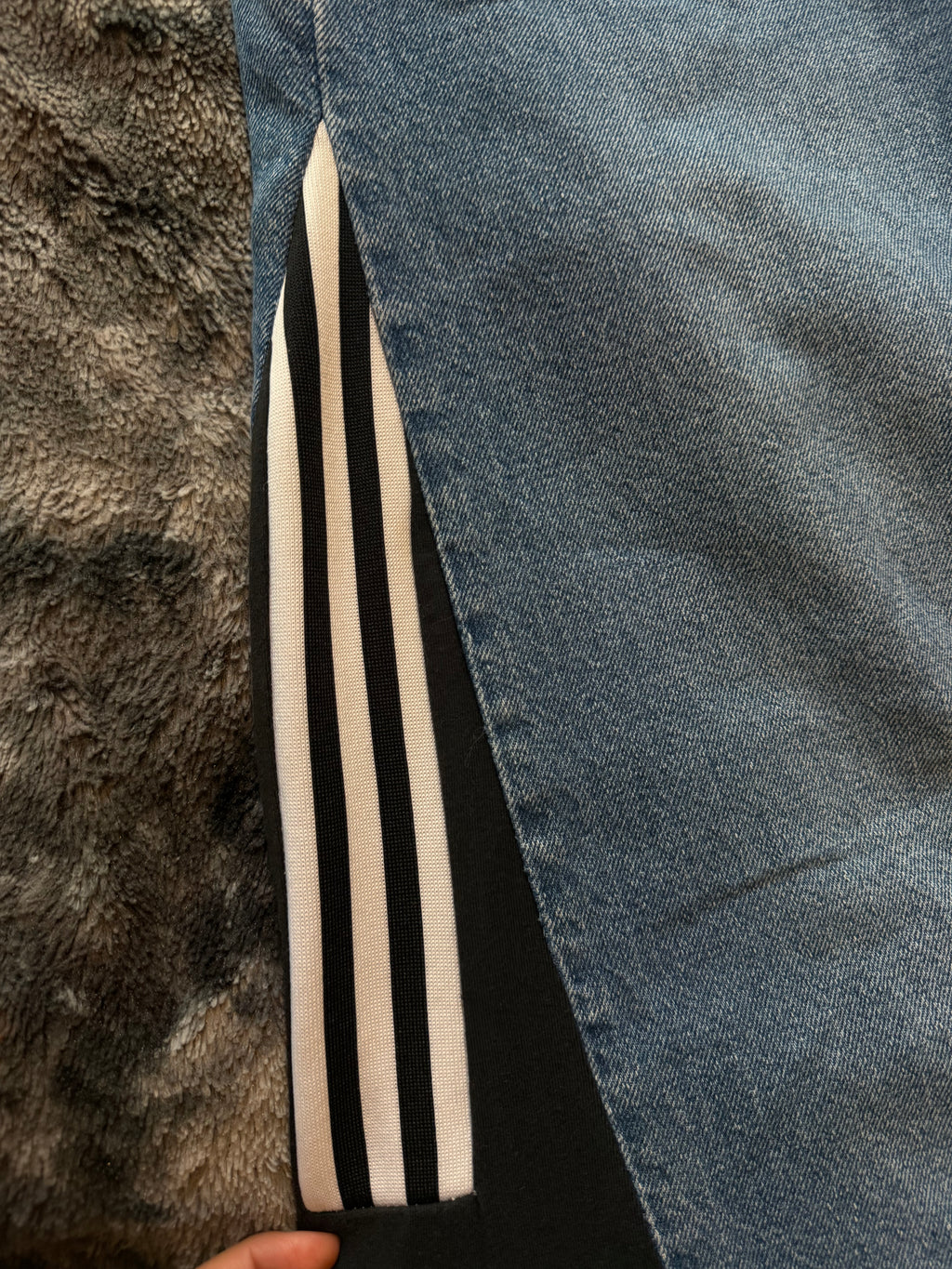 Baggy Flared Jeans with 3 Stripes – Size L/M
