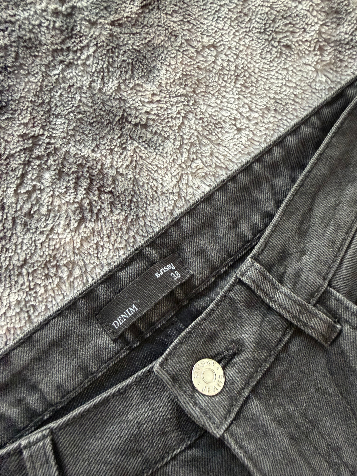 Dark Grey 3-Stripes Diamond Wide Leg Pants – M 🩶💎