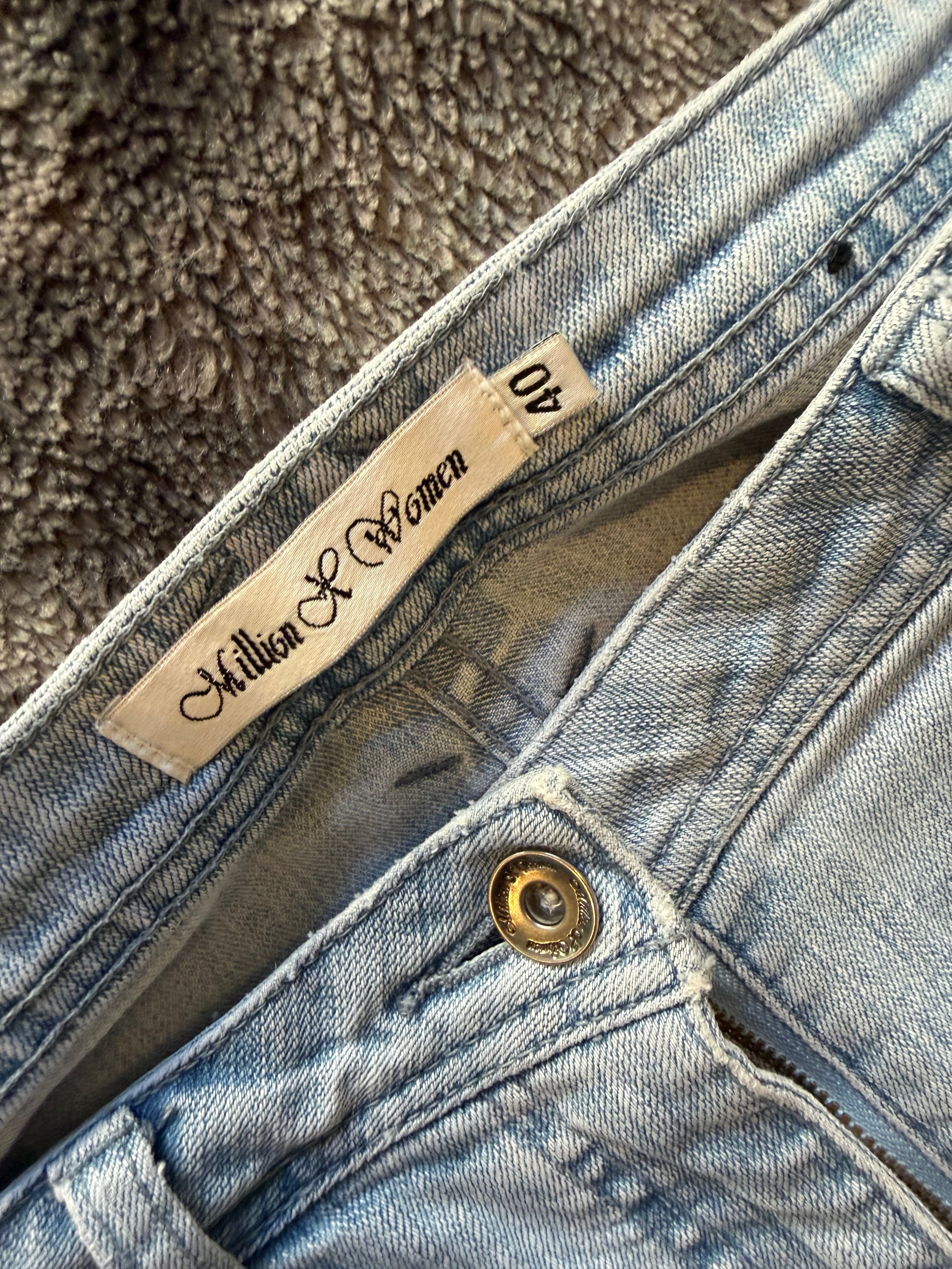 Light Blue Denim 3-Stripe Oversized Jeans – Wide Leg – Size L/M