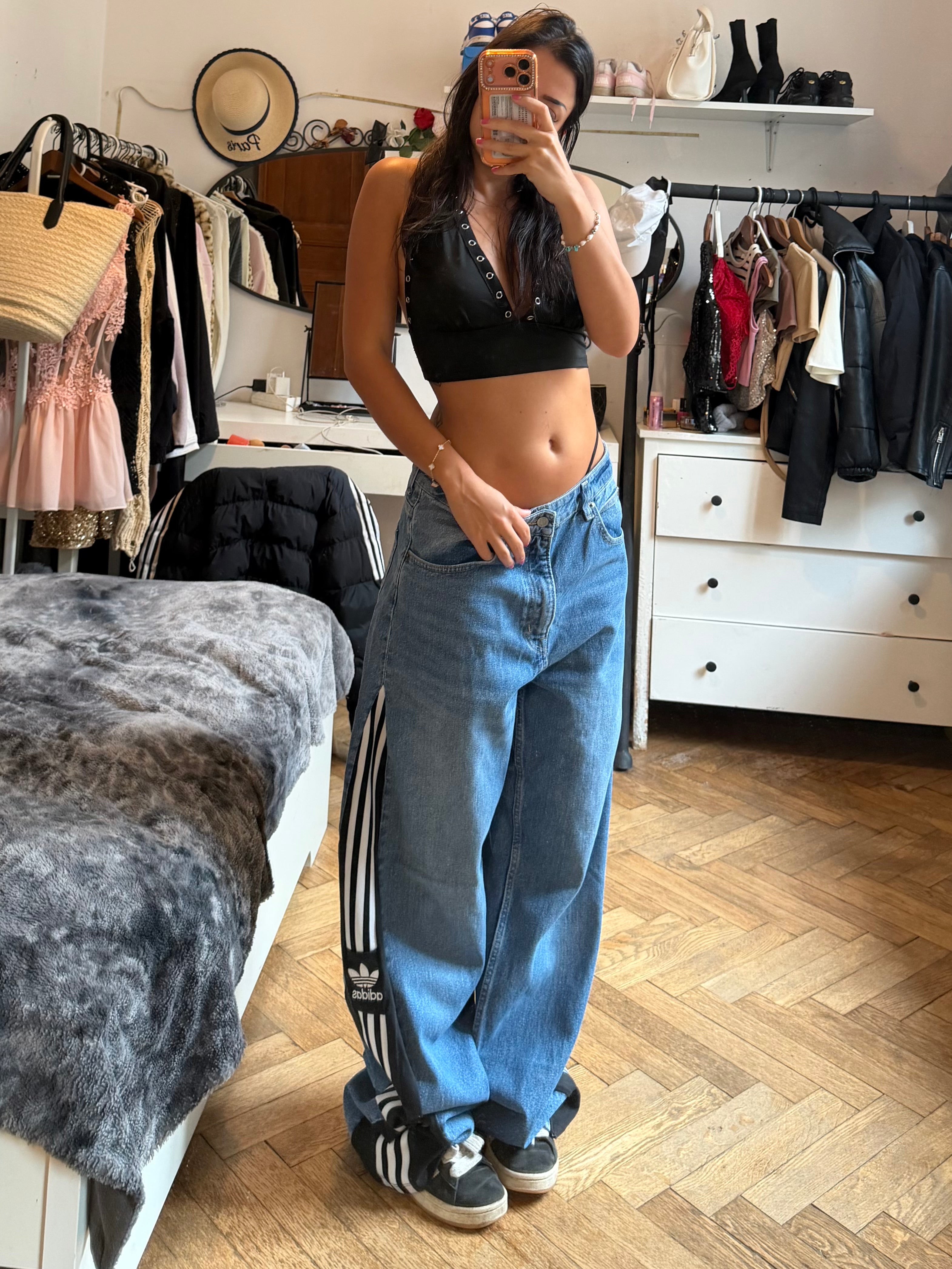 その他  three stripe buggy flare pants Black 3-Stripe Baggy Flared Pants – Red Stripes – Oversized – Size