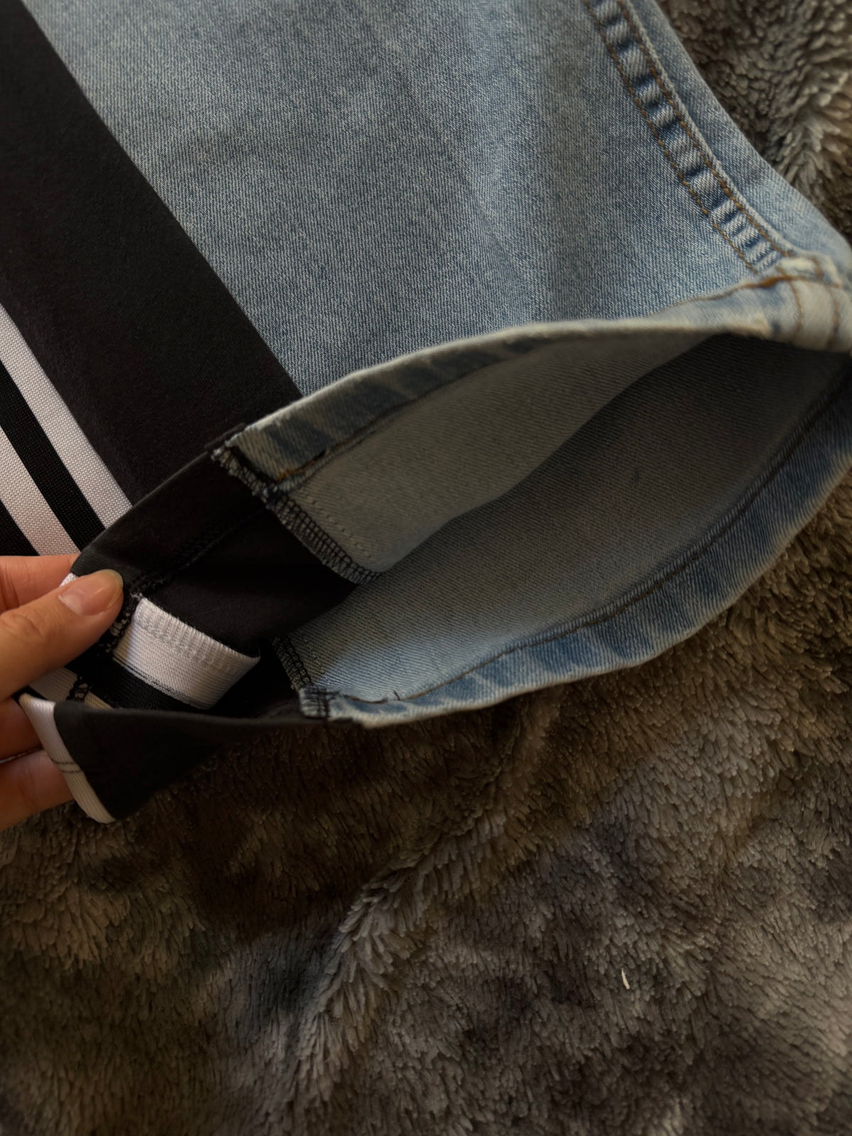 Wide-Leg 3-Stripes Jeans – Size M