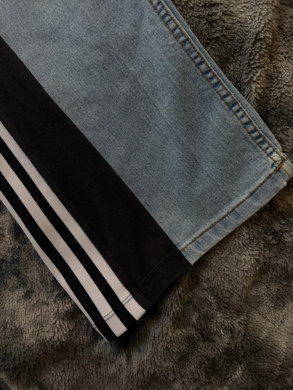Wide-Leg 3-Stripes Jeans – Size M