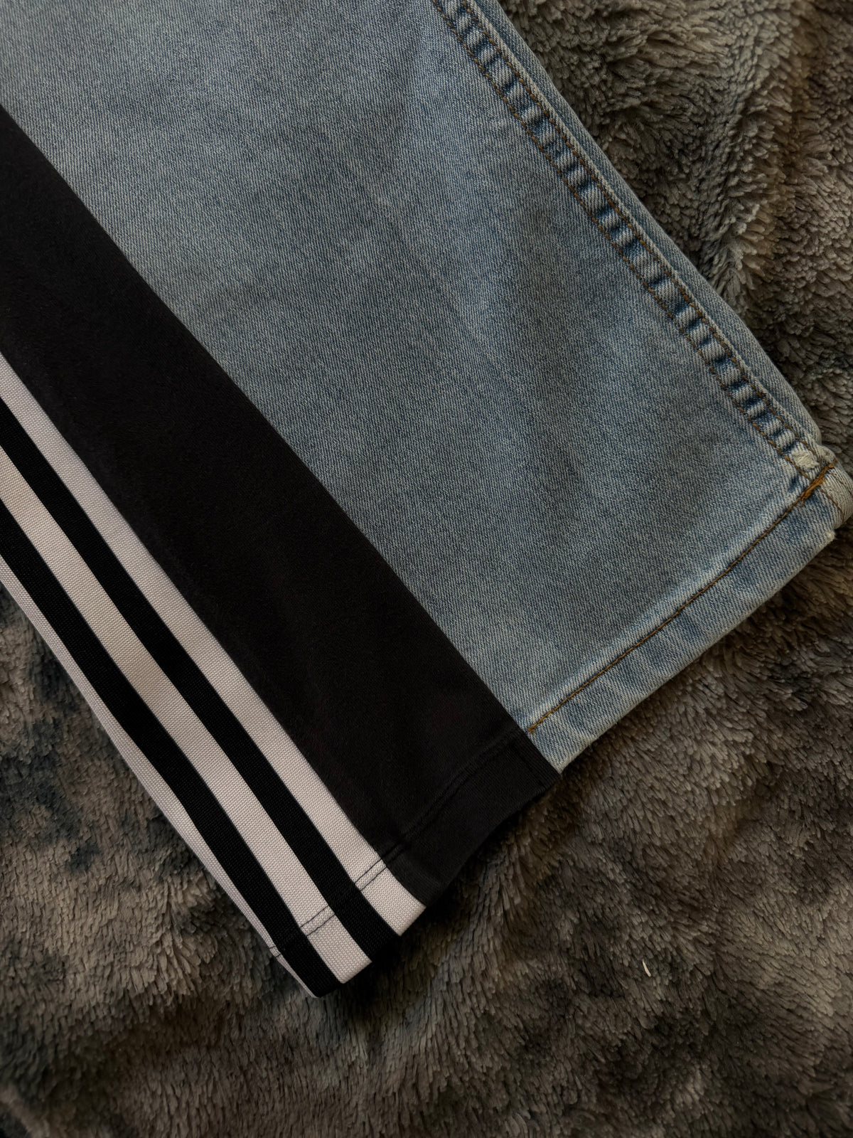 Wide-Leg 3-Stripes Jeans – Size M