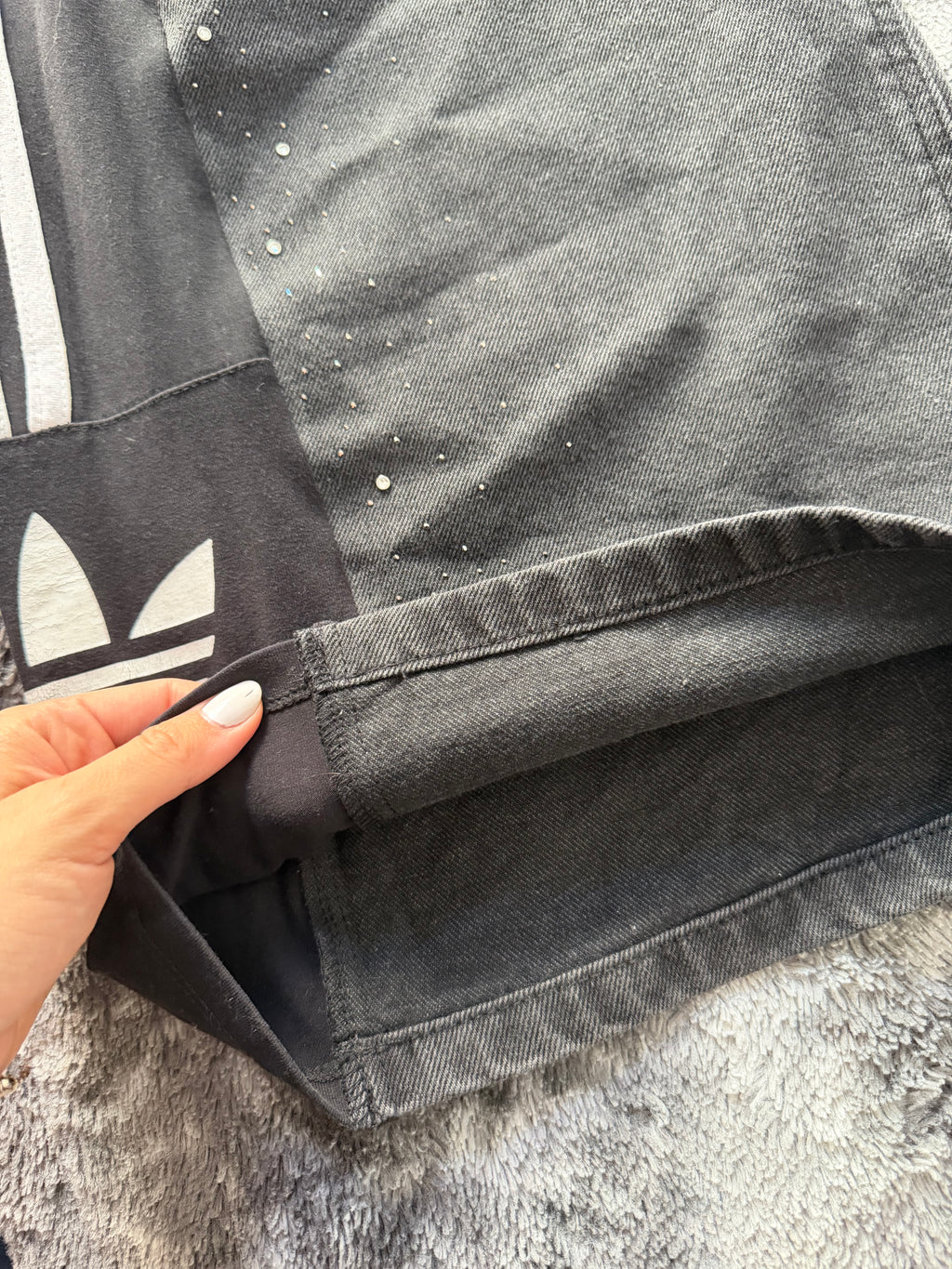 Dark Grey 3-Stripes Diamond Wide Leg Pants – M 🩶💎