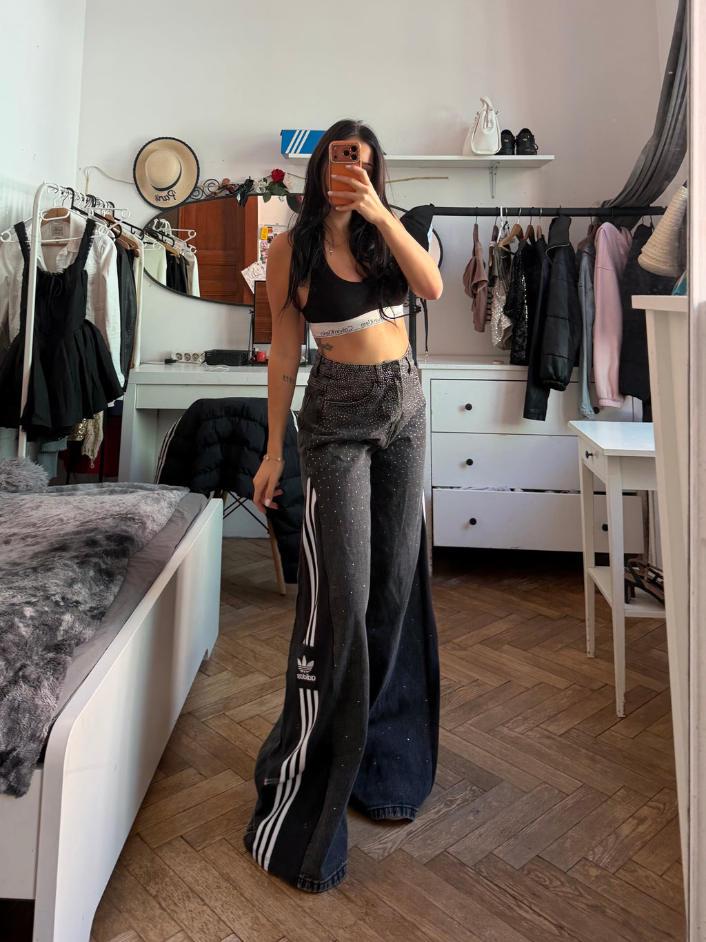 Dark Grey 3-Stripes Diamond Pants – M 🩶💎