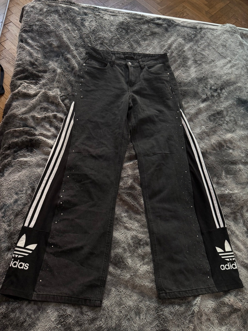 Dark Grey 3-Stripes Diamond Wide Leg Pants – M 🩶💎