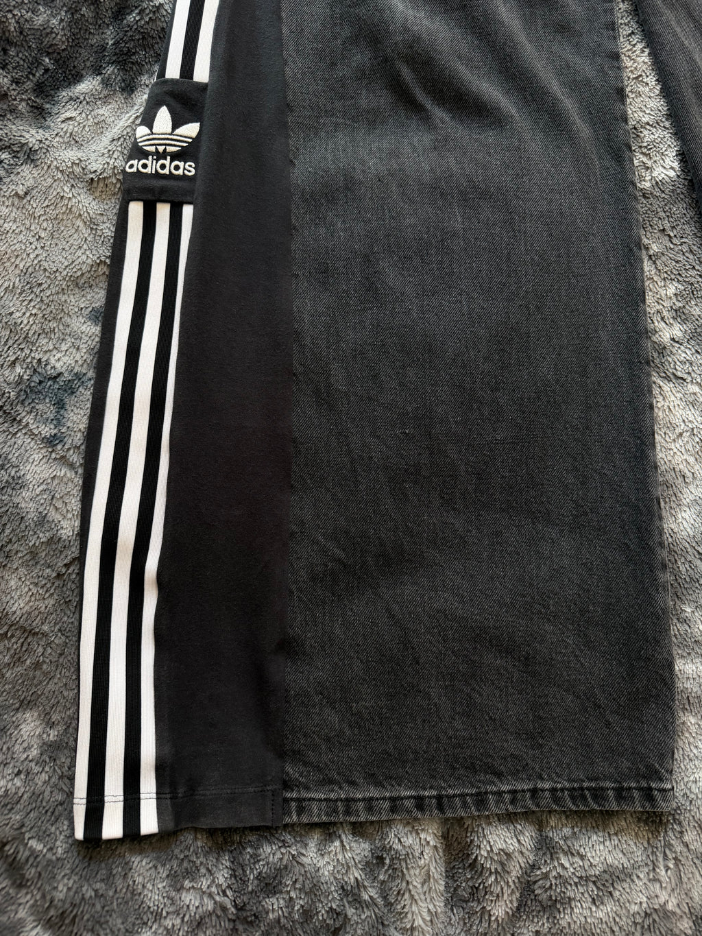 Charcoal Grey Baggy Track Pants – XL | Wide Leg | 3 Stripes Streetwear