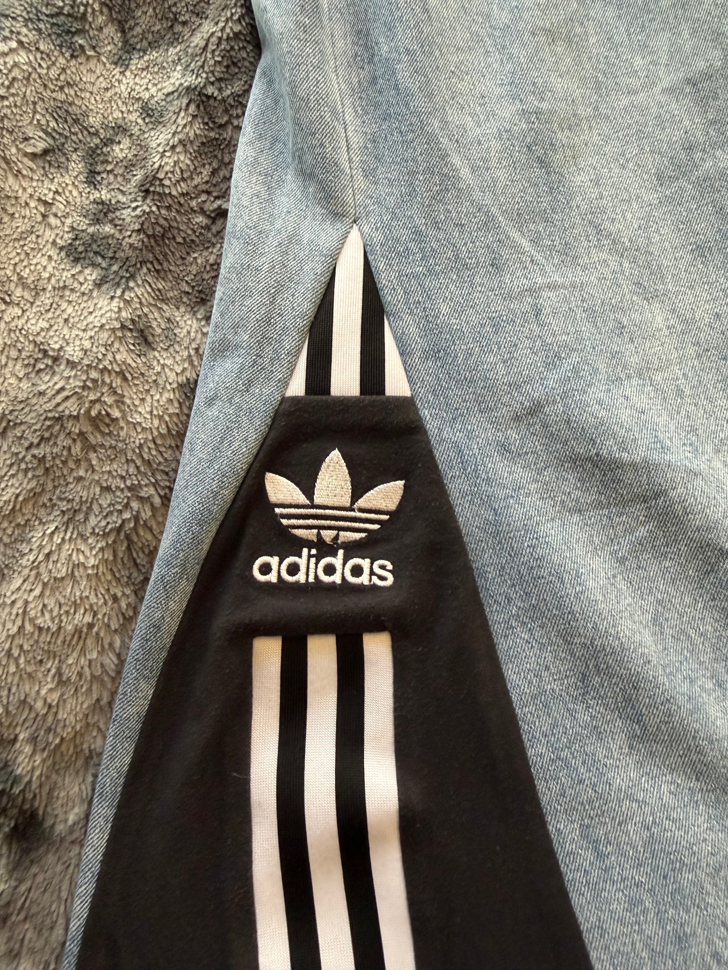 Custom Baggy Flared Jeans 3 Stripes – One of a Kind – Size M