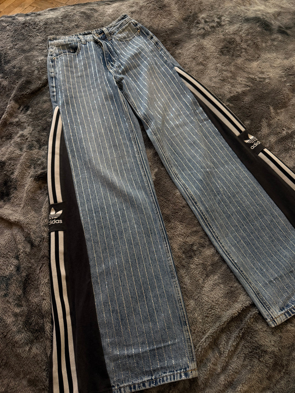 3-Stripes Diamond Jeans – Size XXS/XS
