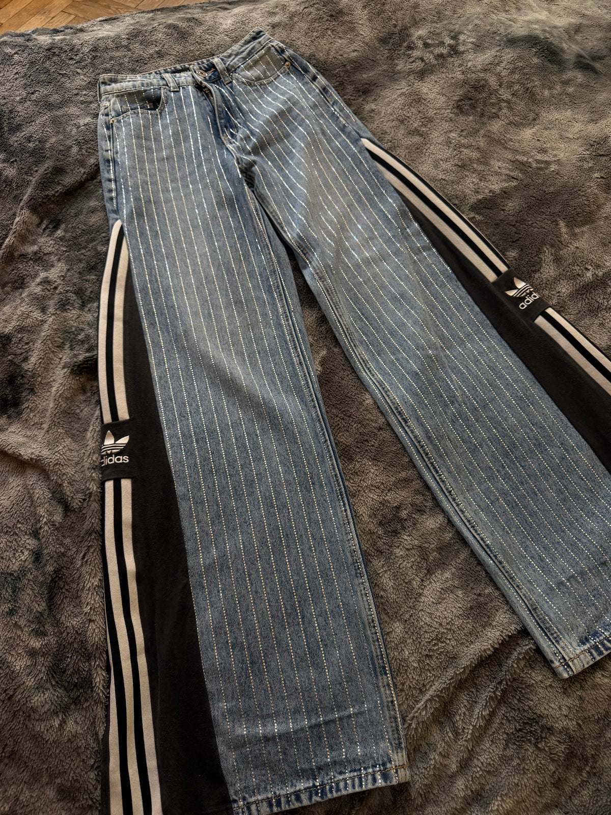 3-Stripes Diamond Jeans – Size XXS/XS