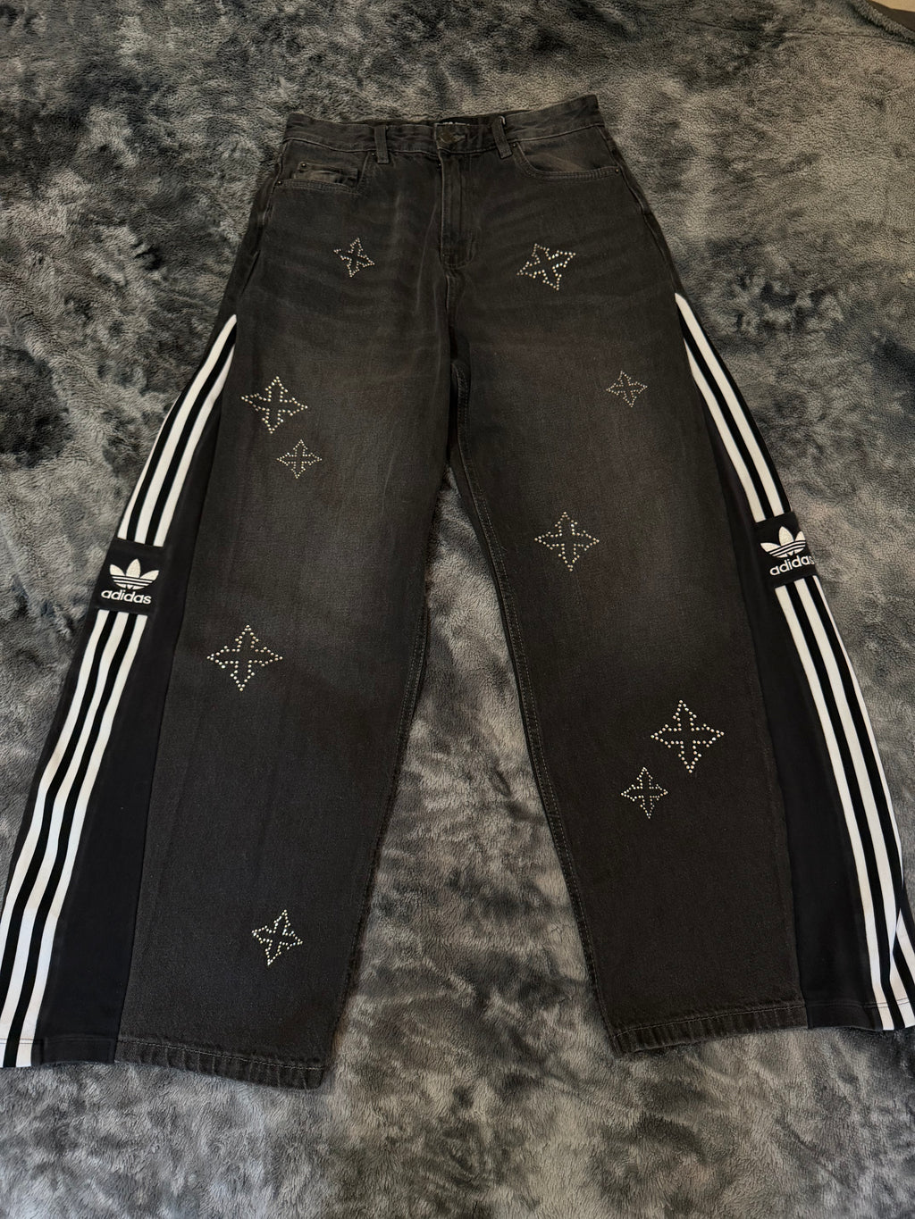 Dark Grey Diamond Cross Baggy Jeans – Size S/M 💎