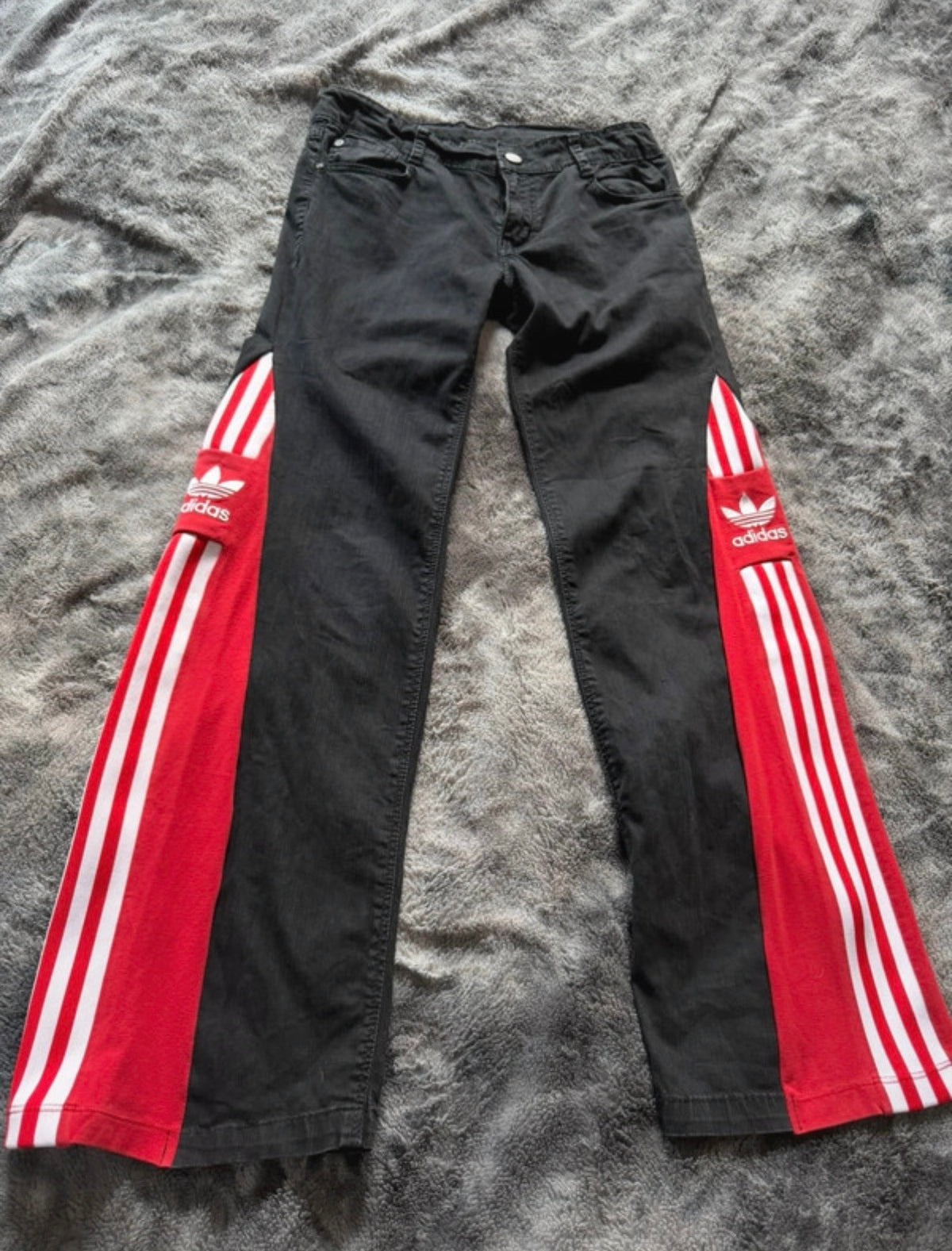 Vintage Adidas Low-Rise Flared Pants – KID SIZE L////Size XXS / 32 (check the measurements! ❤️)