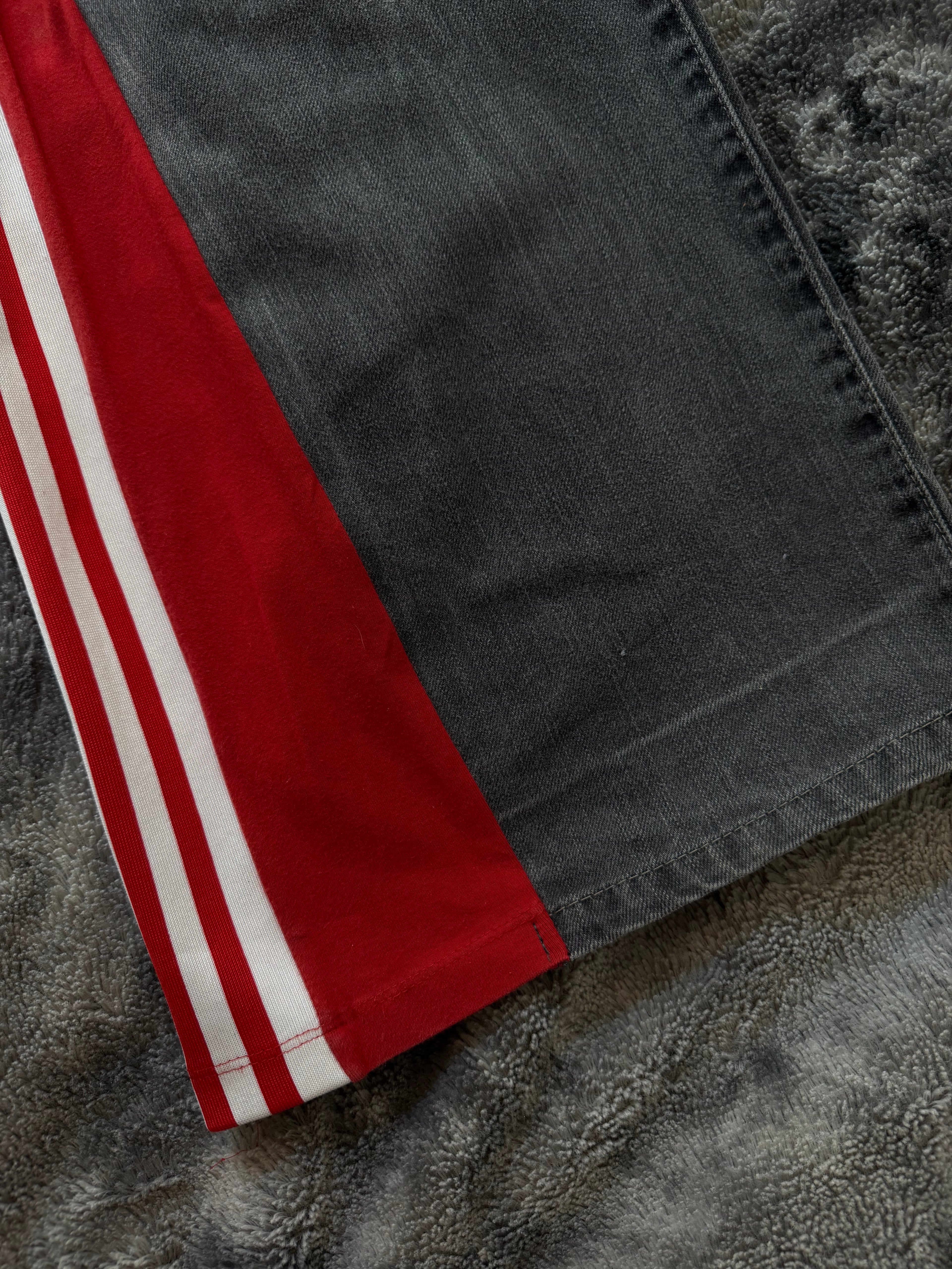 Dark Grey Denim Baggy Flare Jeans – Red Flare, 3 Stripe Design (Size L/M)