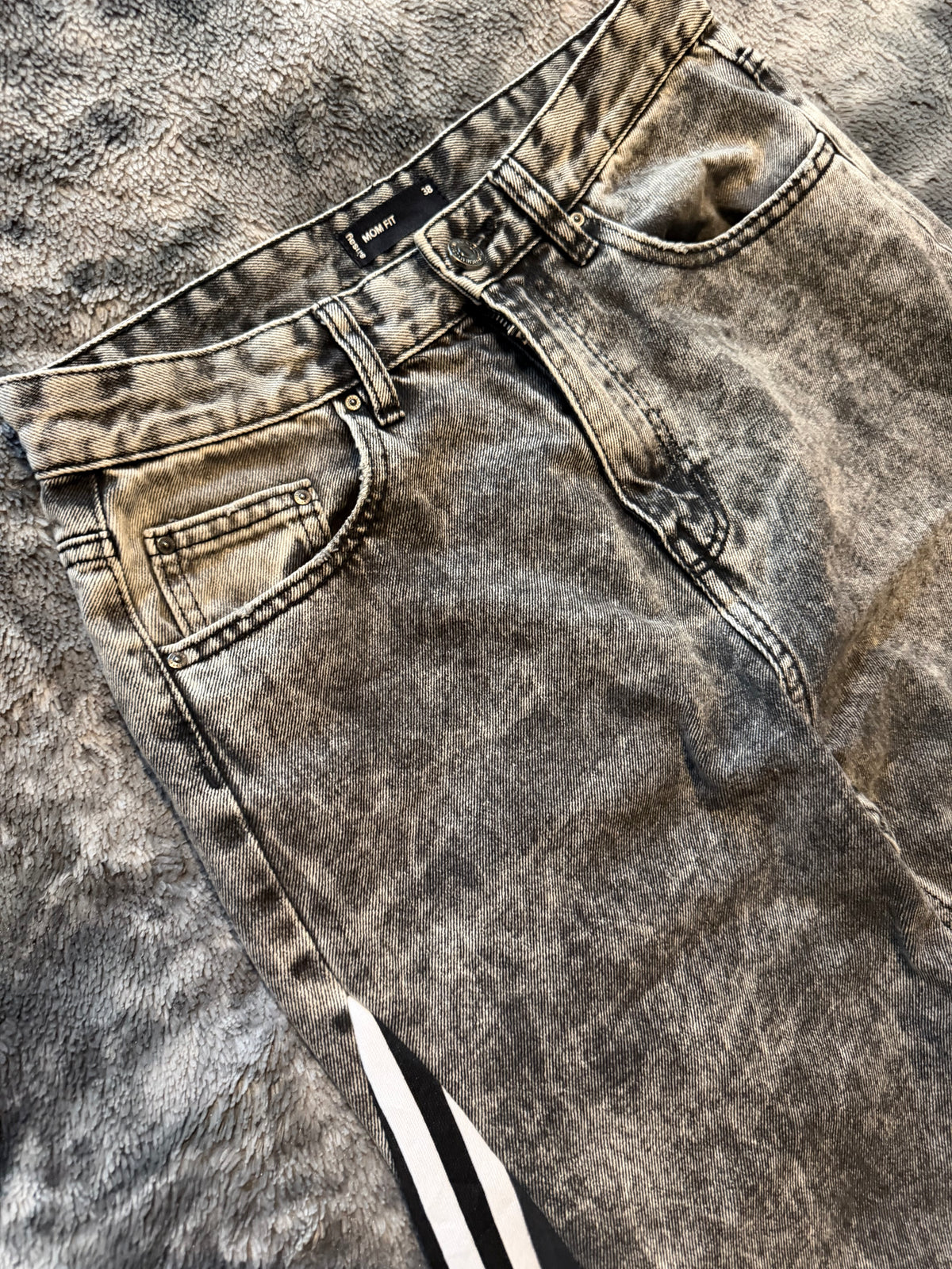 Grey Denim 3-Stripes Wide-Leg Jeans – Size XS/S