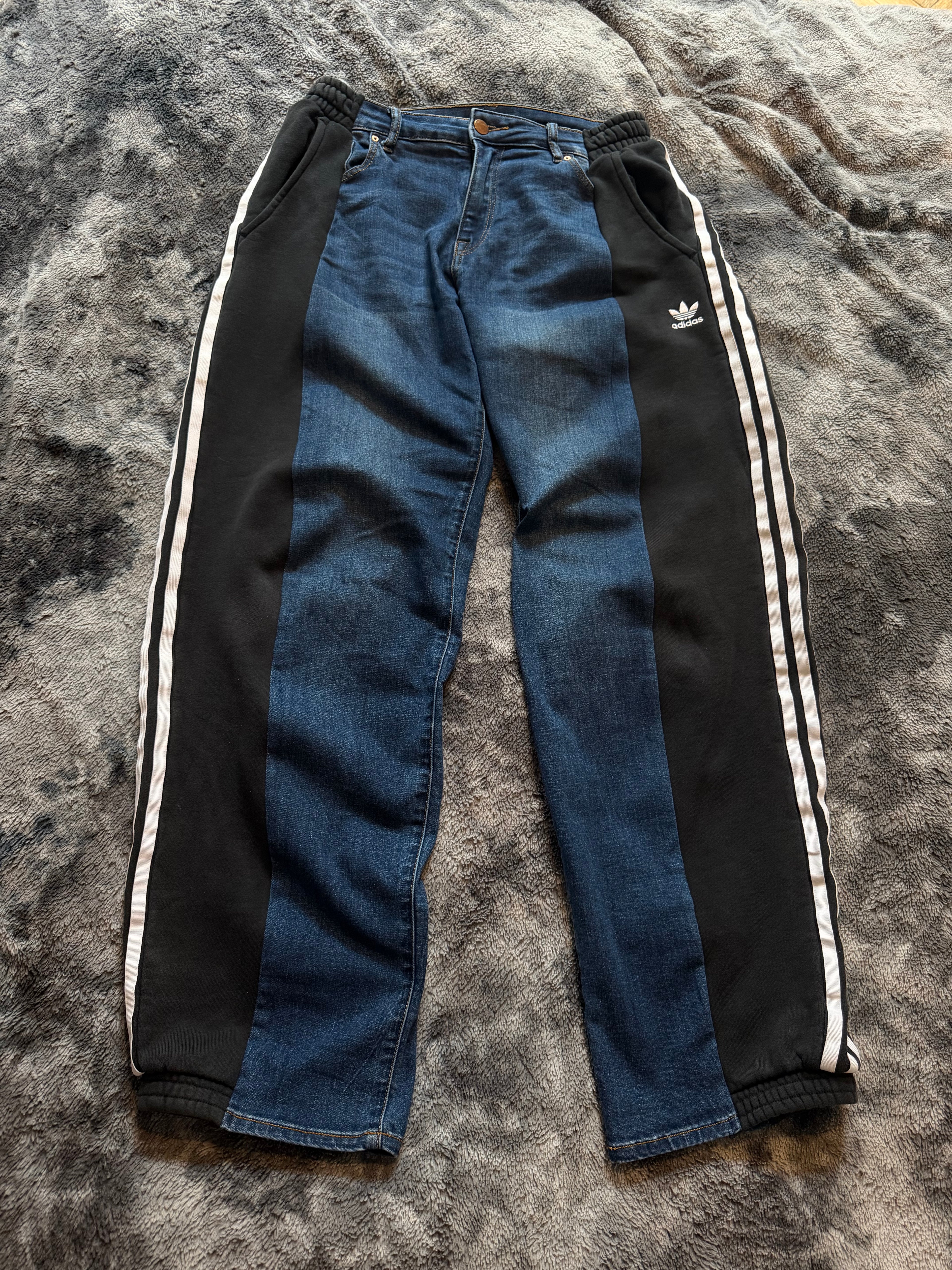 Black Baggy Jeans with 3 Stripes – Size M–XS