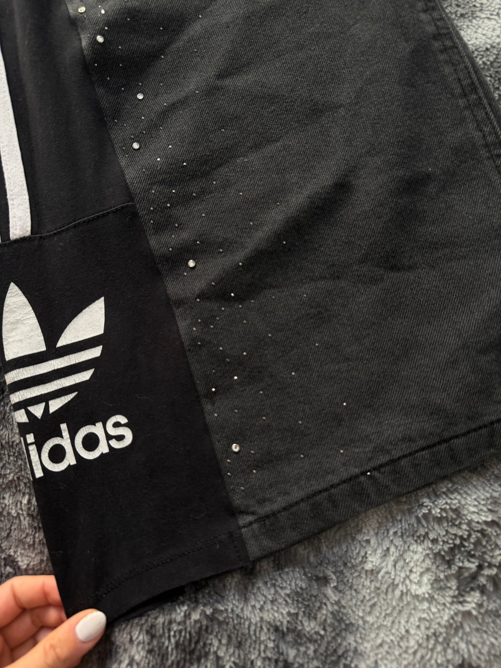 Dark Grey 3-Stripes Diamond Wide Leg Pants – M 🩶💎
