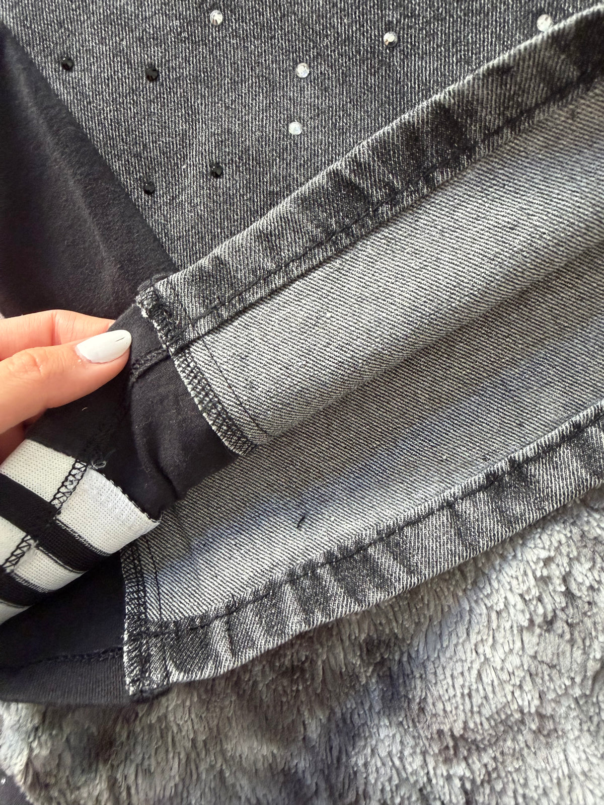 Dark Grey 3-Stripes Diamond Wide Leg Pants – XS/S 🩶💎
