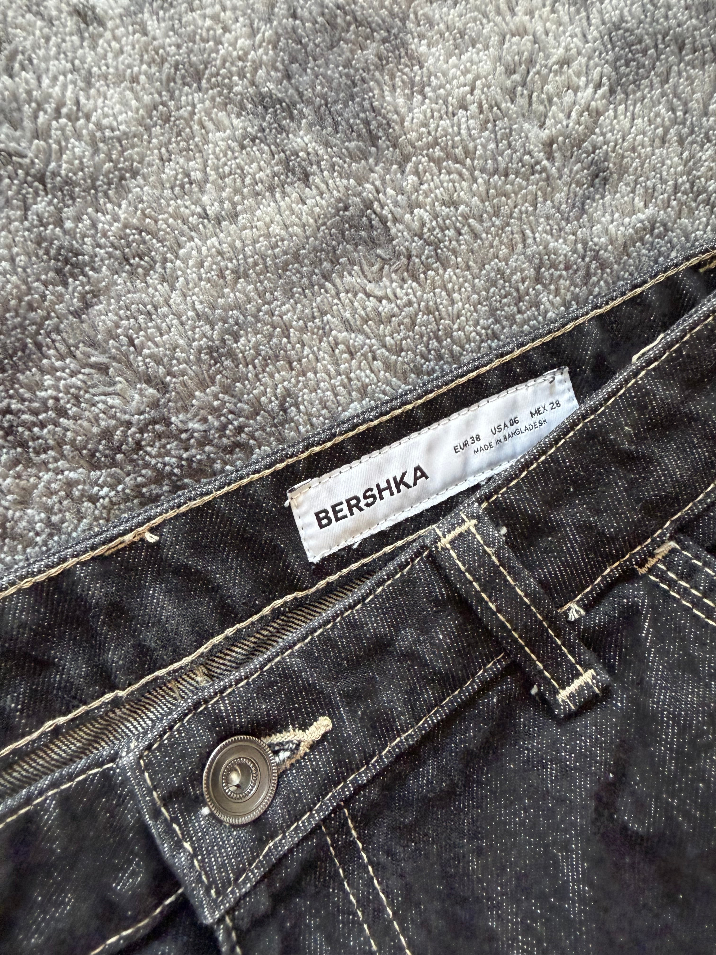 Custom Dark Grey Baggy Jeans with Three Stripes – One of a Kind – Size M
