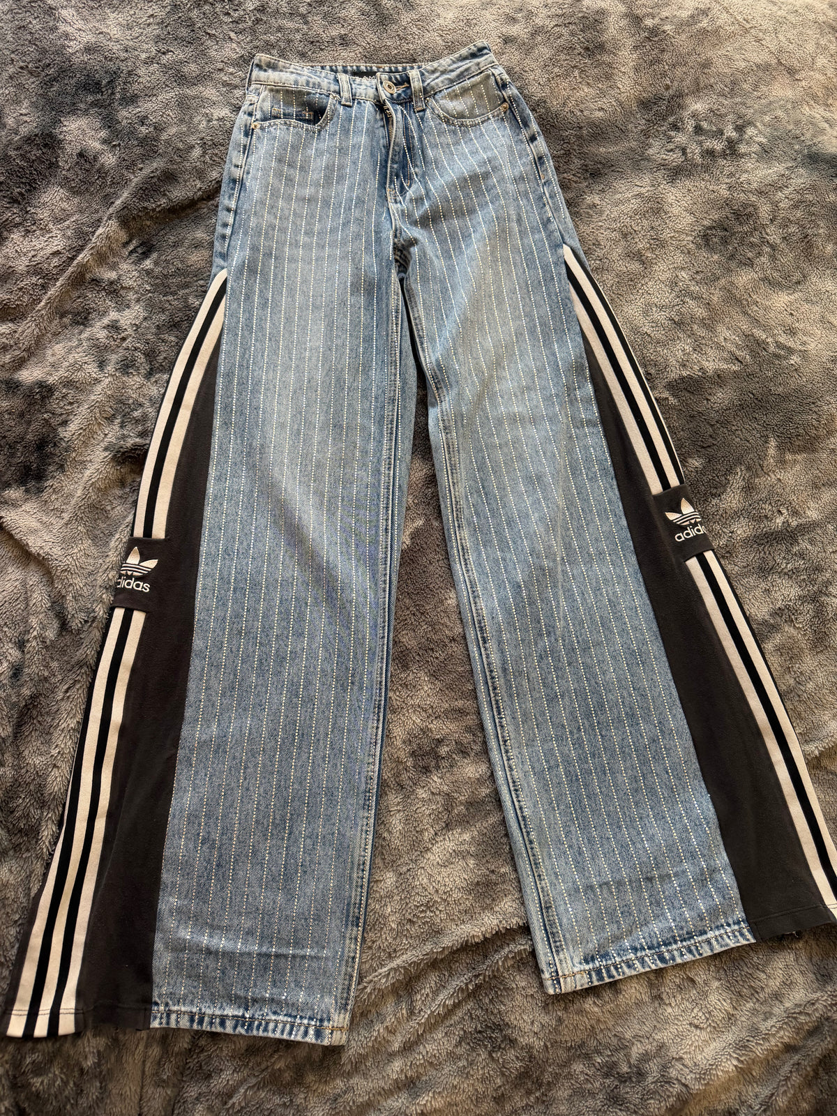 3-Stripes Diamond Jeans – Size XXS/XS