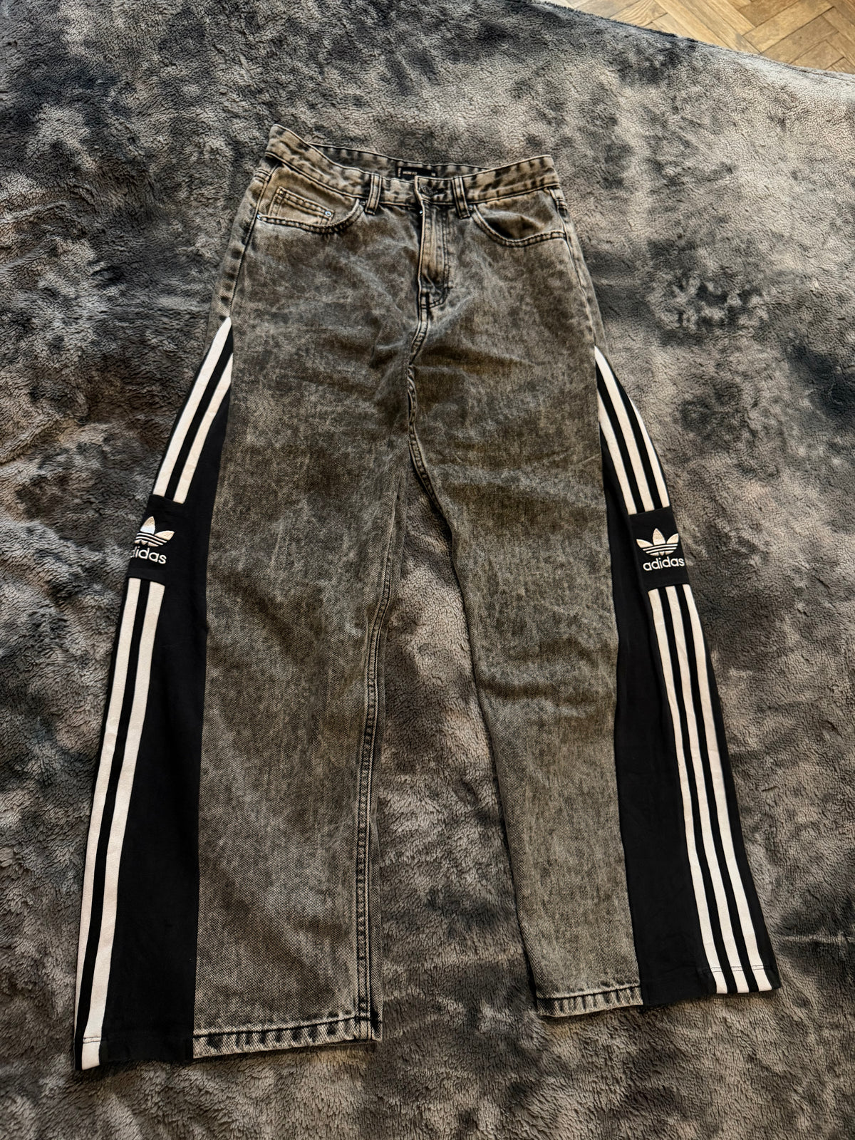 Grey Denim 3-Stripes Wide-Leg Jeans – Size XS/S