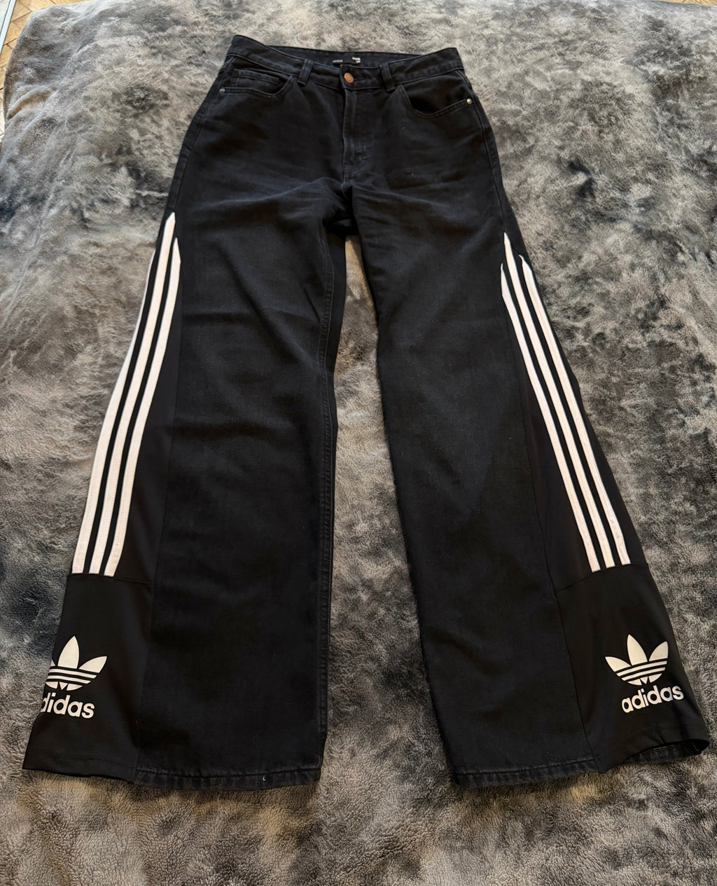 🖤 Custom Black Baggy Jeans with Three Stripes – One of a Kind – Size M