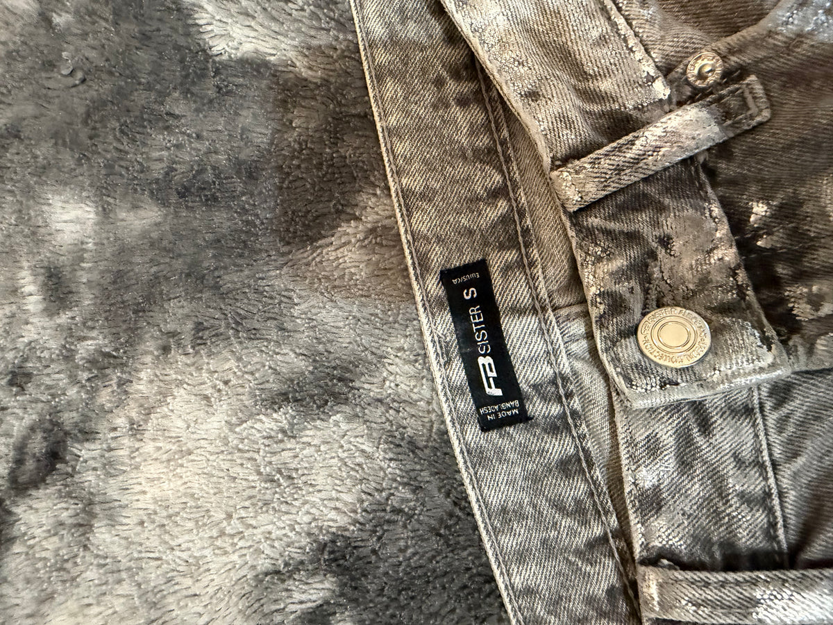 Metallic Grey Three Stripes Wide-Leg Pants – Streetwear size S