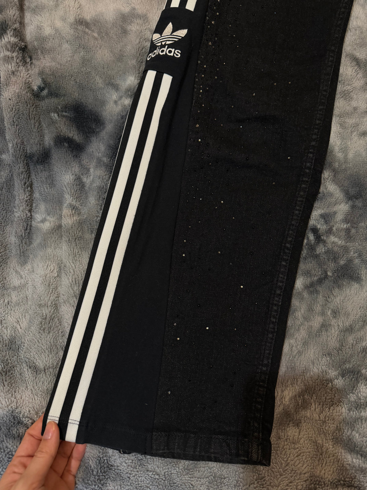 Black Diamond Three Stripes Baggy Pants – Size S/M 💎🖤