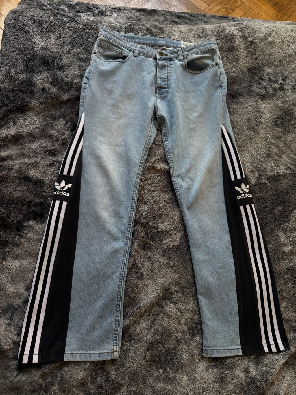 Wide-Leg 3-Stripes Jeans – Size M