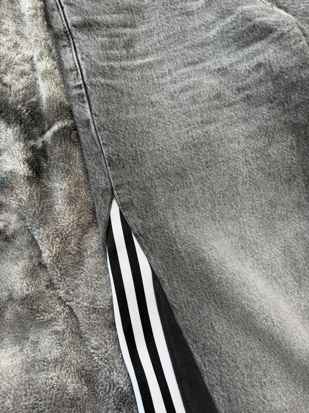 Custom Baggy Flared Jeans 3 Stripes – One of a Kind – Size S