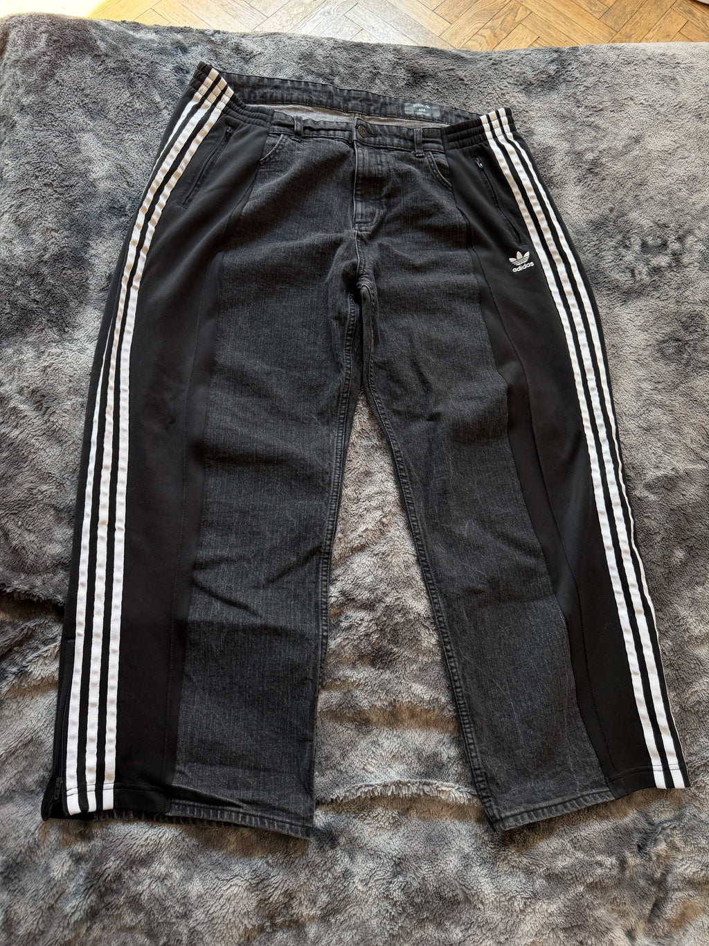 🩶 Custom Oversized Jeans with Cargo Pockets & Three Stripes – One of a Kind – Size XXL
