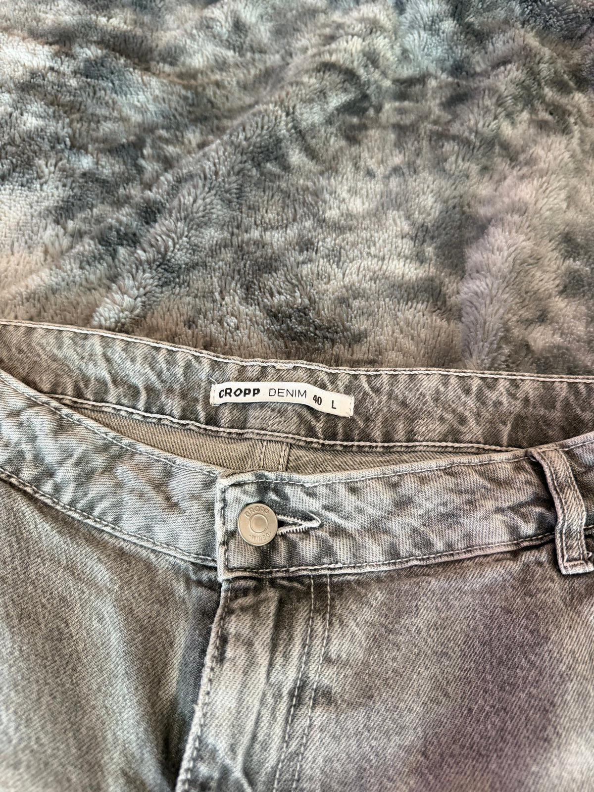 Grey Ultra Baggy Jeans – Three Stripes | Size L Oversize