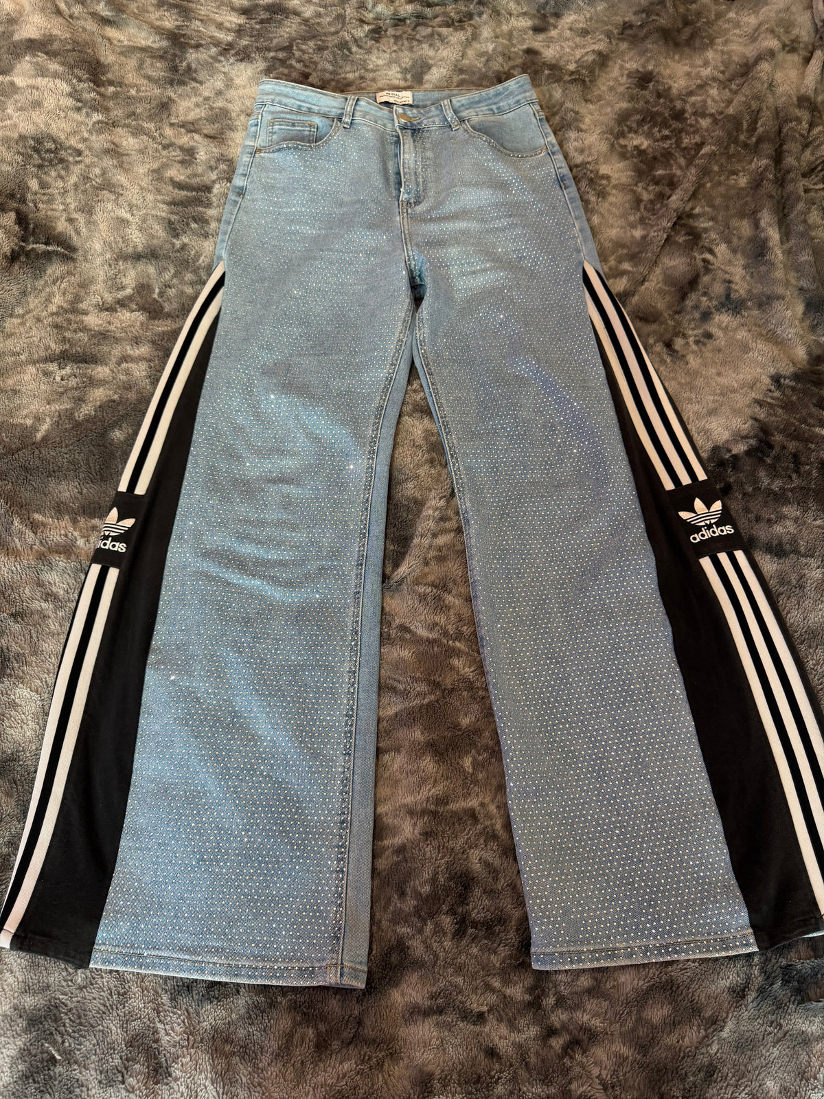 Diamond Denim Baggy Jeans – Three Stripes | Size L 💎