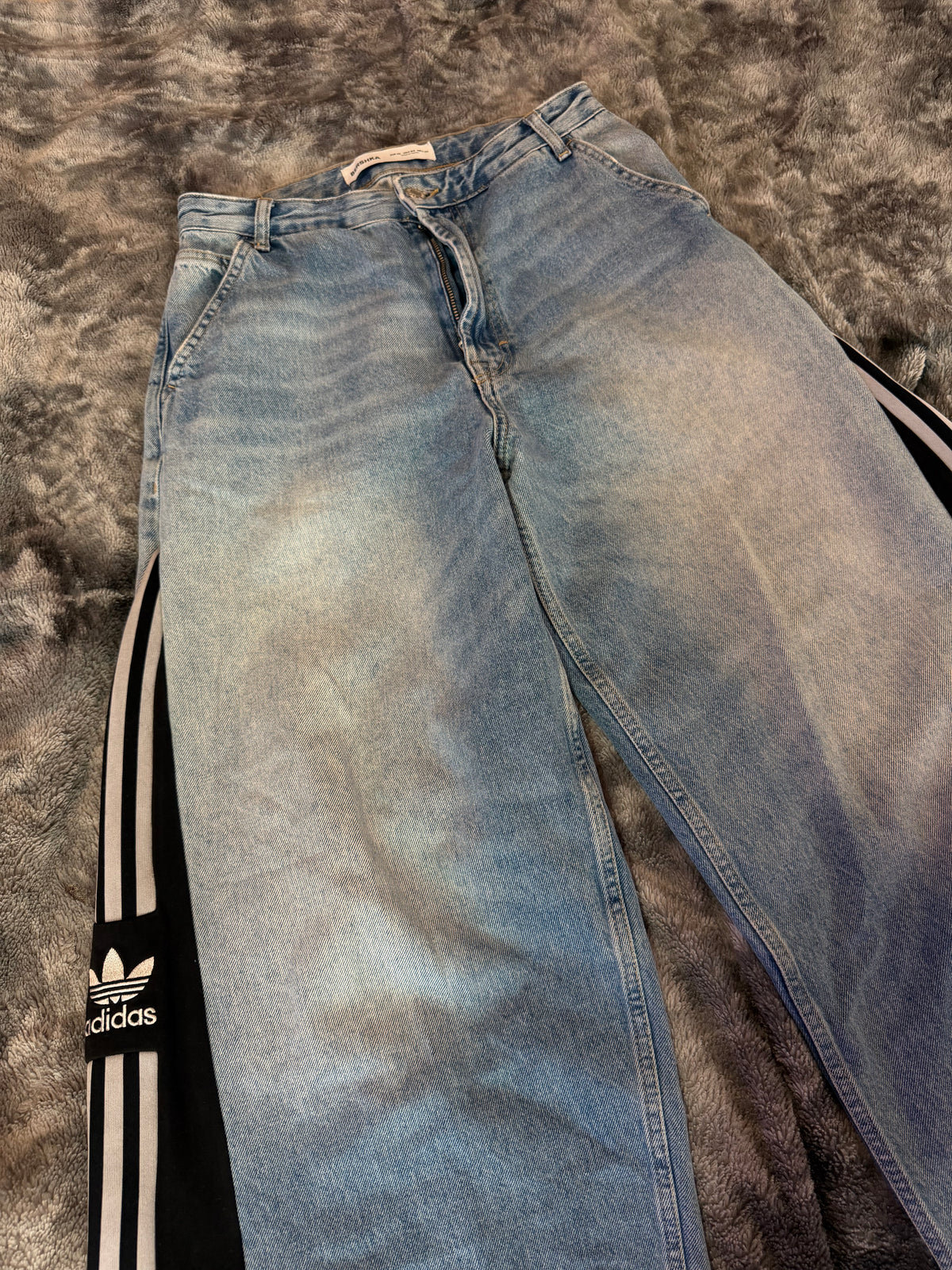 Balloon Ultra Baggy Denim Jeans – Three Stripes | Size M/S